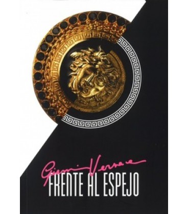 GIANNI VERSACE FRENTE AL ESPEJO
