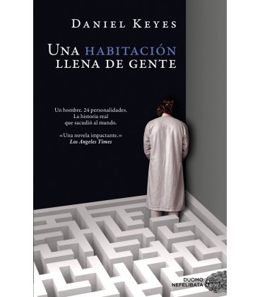 UNA HABITACION LLENA DE GENTE