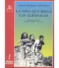 NIÑA QUE RIEGA LAS ALBAHACAS