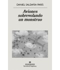 AVIONES SOBREVOLANDO UN MONSTRUO